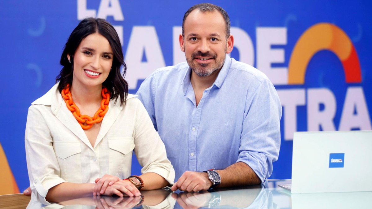 #PulsoTV| ¡Algunos pierden, otros ganan! La Tarde es Nuestra bajaría el telón en <a href="/canal13/">El 13</a>. Su evaluación no es positiva producto del bajo rating. Esto se produciría si los ejecutivos de la señal aprueban la llegada de #MILF a su parrilla programática este 2026. ¿Qué te parece? ⬇️