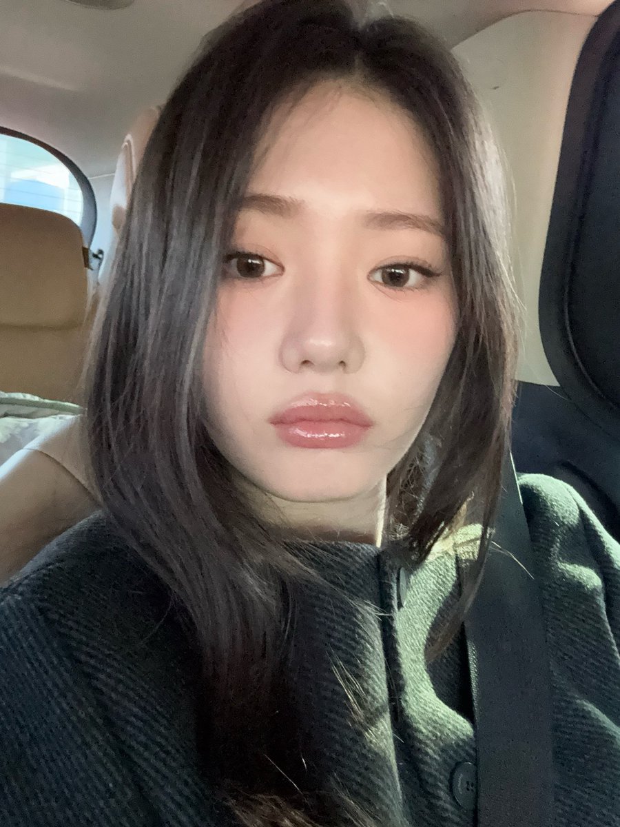 로라 얼굴 tweet media