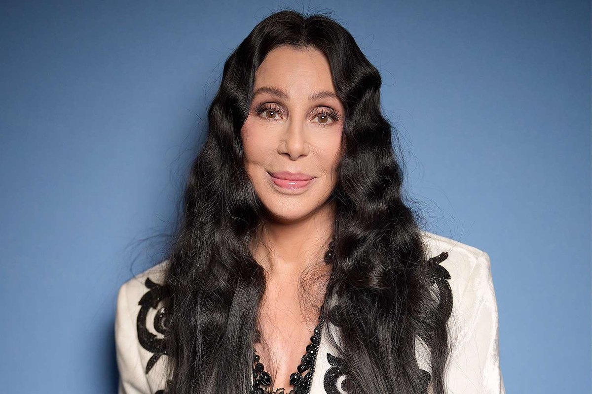 DisavowTrump20's tweet image. Cher on Trump: “He’s an asshole. He’s so dangerous and what he brings to my country, what he’s awakened in my country is bigotry and distrust”

RETWEET if you stand with @Cher against Trump!