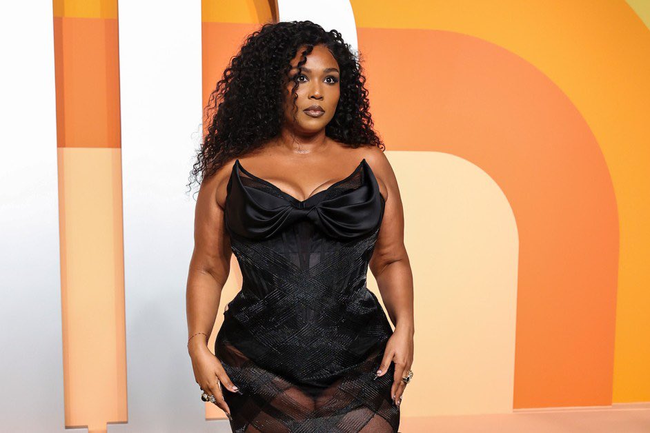 PopTingz's tweet photo. Nicki Minaj attacks Lizzo in new tweet:

"Fat Lizzo lost 300 lbs just to sell 300 albums. So now she has loose skin AND a flop album, AND a weird charge. Sheesh." https://t.co/eh2du7MOO5