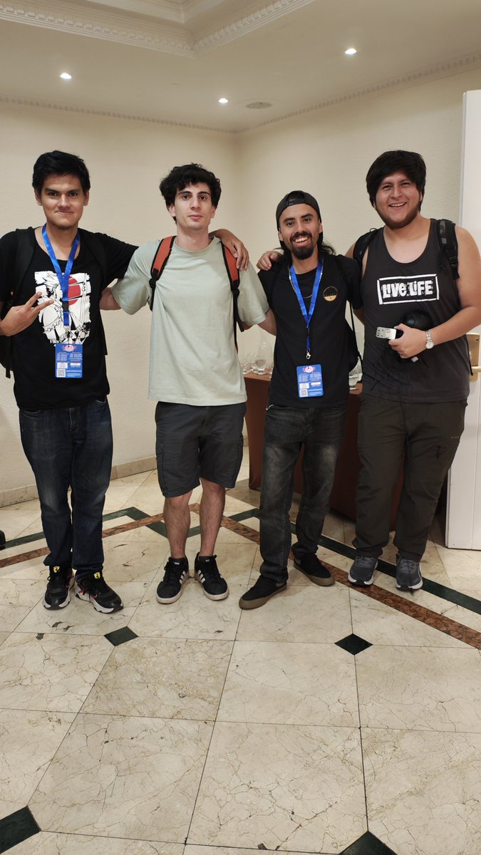 Just_PeraX's tweet photo. Primera vez en un zenkoku, estuvo chistoso. 
Agradecido de poder ver a los k y jugar (perder) monis :P https://t.co/Z9WPN9qiTH