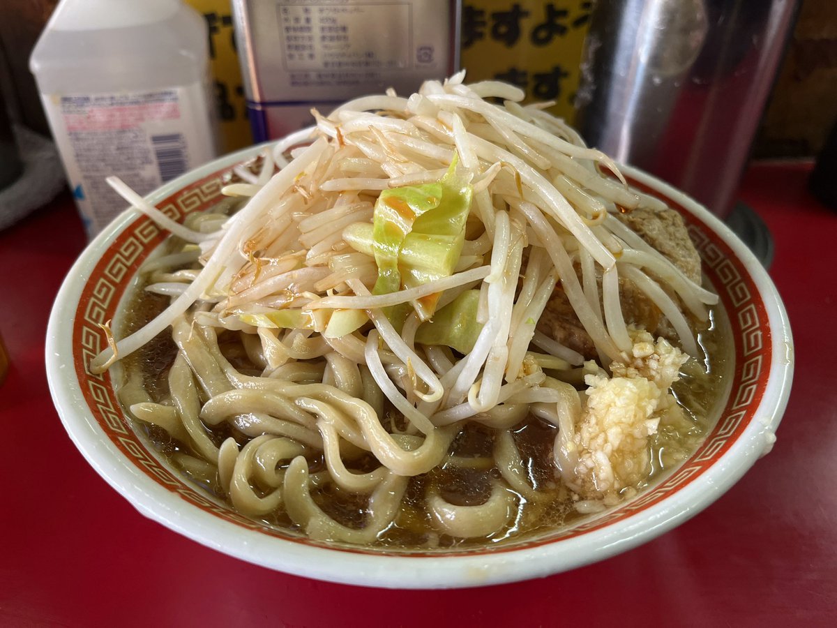 ラーメン二郎目黒店
小豚ラーメン
食べ終わって現在並び2人だけ
美味しかったです！
ごちそうさまでした😋