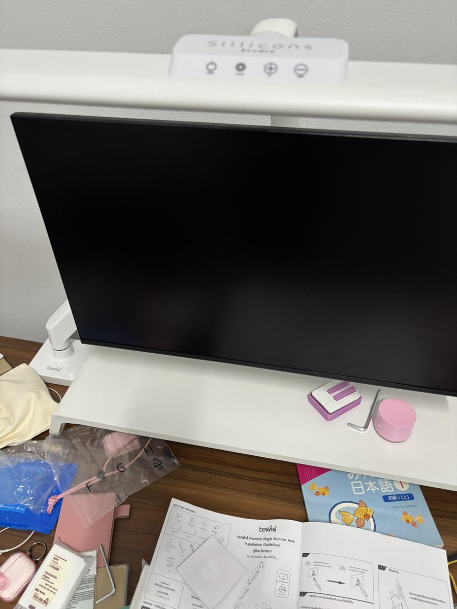 ถ้าถามว่าเทพีหายไปไหนมาเมื่อวาน
: ประกอบแขนจับจอคอมค่ะ