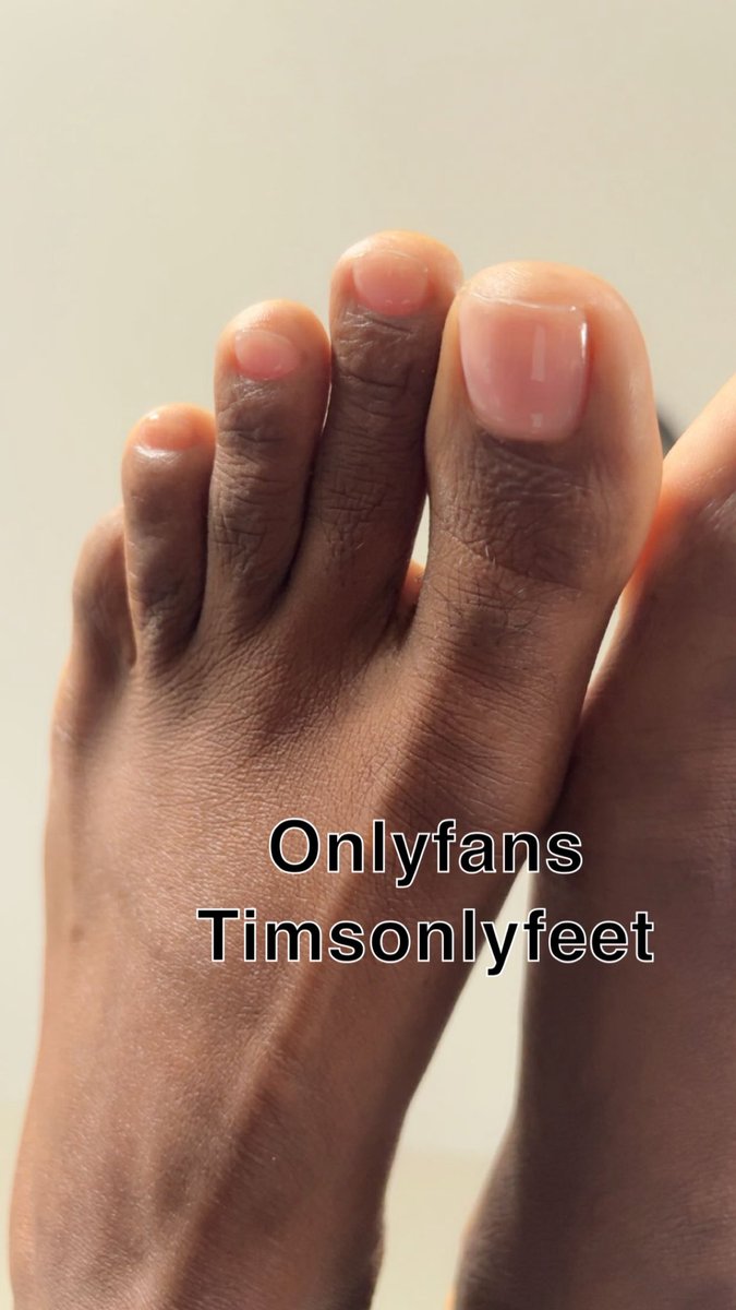 Pretty feet says happy 13k 🫂