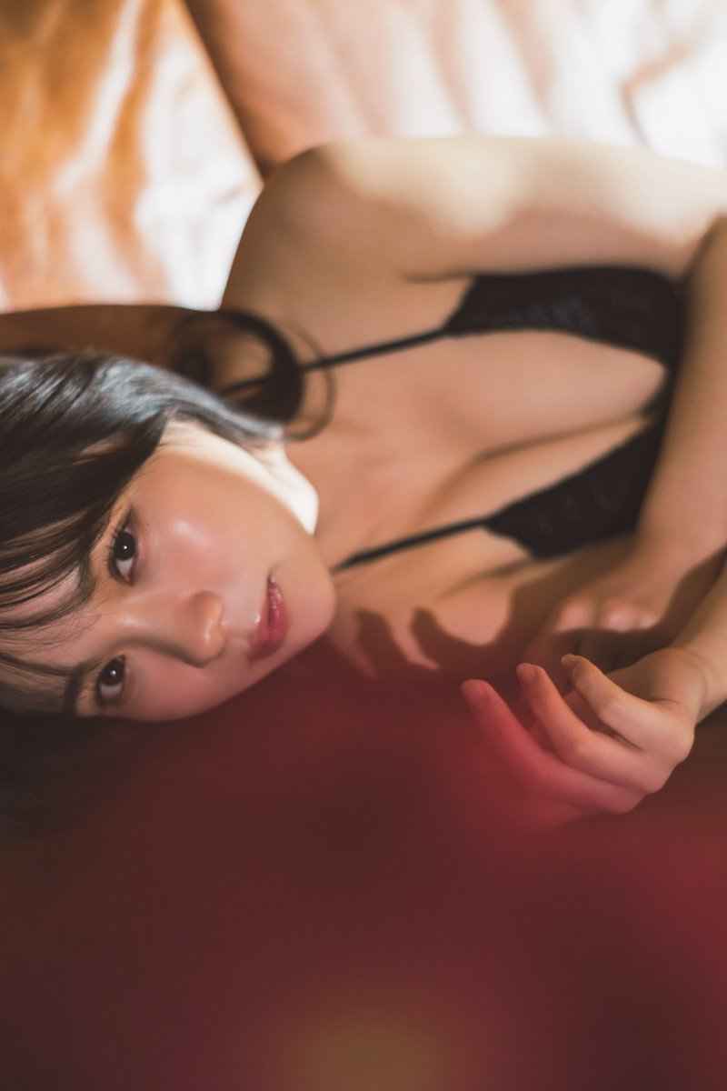 ☀️本日発売☀️

本日2月2日発売の #PARADE 2026冬号に #池本しおり の撮り下ろしグラビアが掲載されています✨️
自然あふれるロケーションで大人っぽく神秘的な写真が満載📸

ぜひ書店、オンラインでCHECKしてください！

Amazon🔽
amzn.asia/d/6yjXLuk

<a href="/parade_mook/">PARADE公式</a>