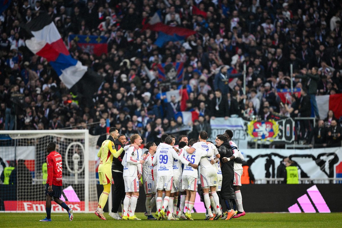 10ème victoire consécutive ! Incroyable 🔴🔵 #Ligue1McDonalds #OLLOSC on continue 💪