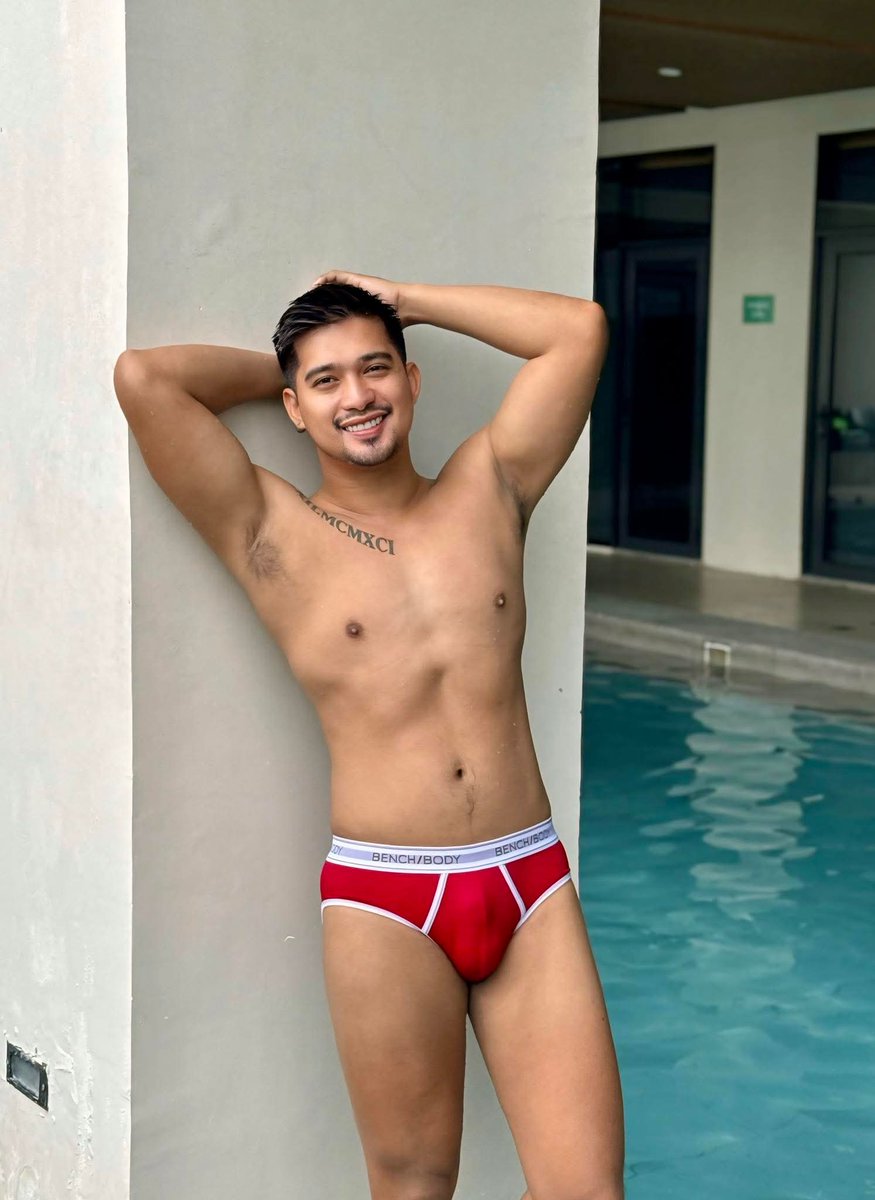 GoldFish2090679's tweet photo. Bulge 😋 https://t.co/JK0E6wxlQR