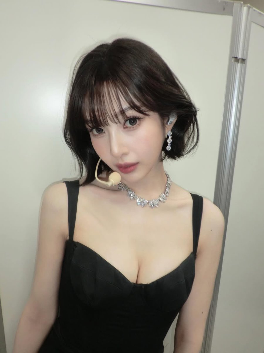 she looks like a goddess