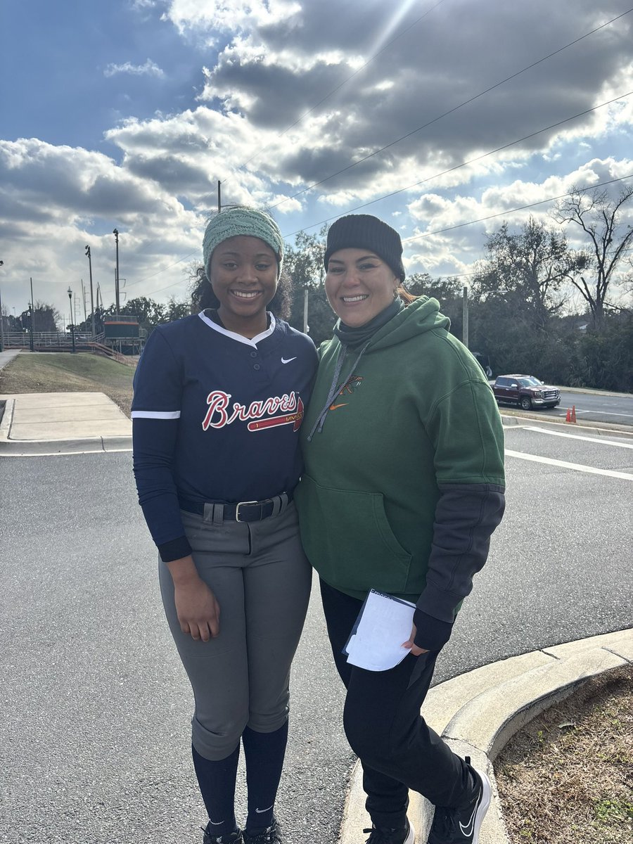 Thank you <a href="/FAMU_Softball/">Florida A&M Softball 🥎</a> for hosting an amazing camp! Great energy, great coaching, and a great experience overall 💚🧡🥎
#FAMU #SoftballLife #StudentAthlete #Grateful #CampSeason