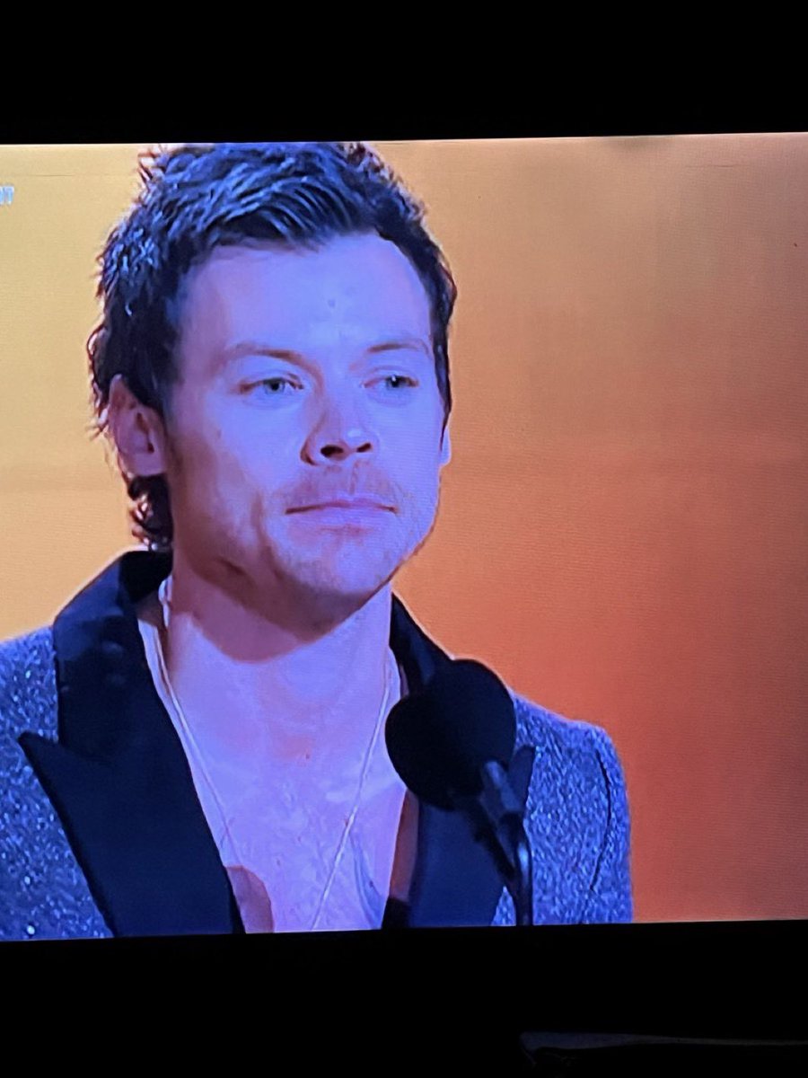 Harry apresentando o #GRAMMYs