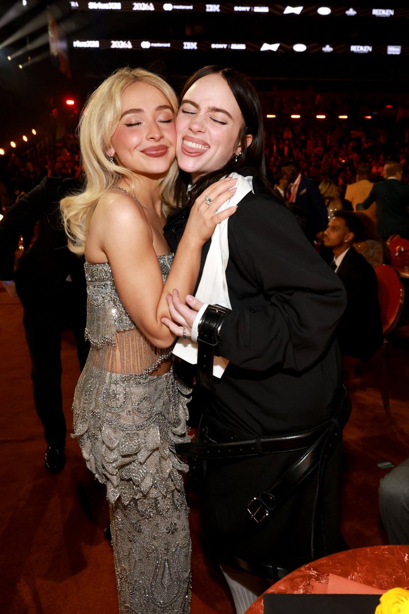 SCANews_'s tweet photo. 📸| Sabrina Carpenter with Billie Eilish at the 2026 GRAMMYs https://t.co/nL2xhPIGo7