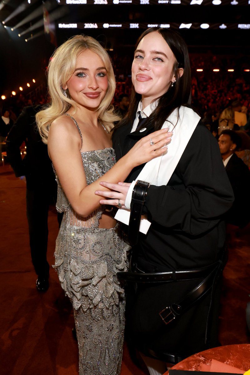 SCANews_'s tweet photo. 📸| Sabrina Carpenter with Billie Eilish at the 2026 GRAMMYs https://t.co/nL2xhPIGo7
