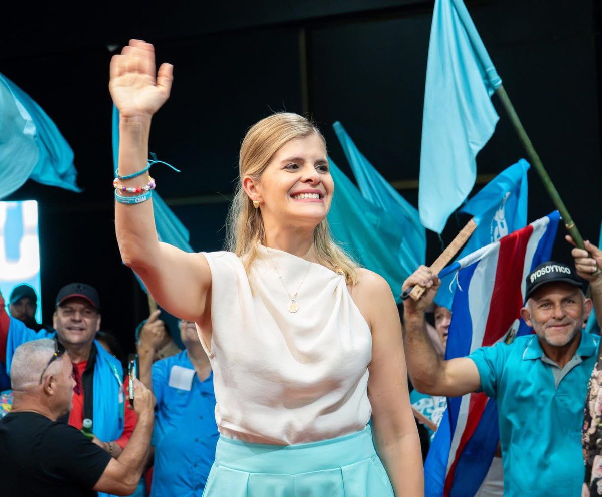 raultortolero1's tweet photo. ✅ GANA LA PRESIDENCIA DE COSTA RICA

Felicitamos a Laura Fernández por encabezar los resultados y defender una agenda de #nuevaderecha, católica, provida, con enfoque fuerte en seguridad y mano firme contra el crimen. 
¡Hispanoamérica entera se corre a la derecha!
¡Con todo!
@laurapresi2026 
#ContrarrevoluciónCulturalCristiana