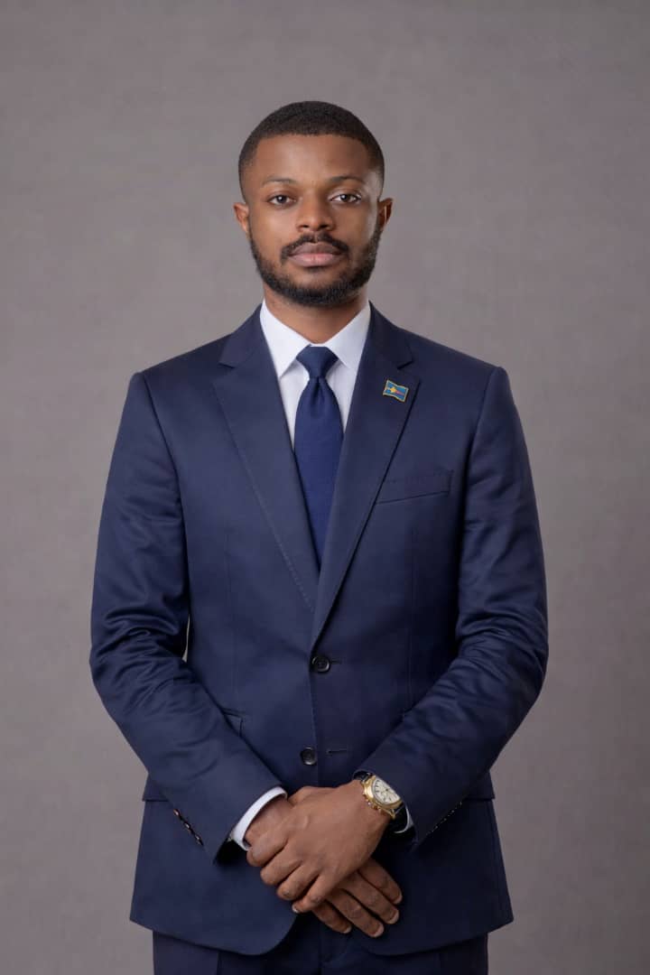 Tata_Mbuta's tweet image. Organiser des élections alors que des portions du territoire restent occupées, c’est risquer de normaliser l’inacceptable.
2018 :élections, territoires occupés.
2023 : idem
2028 : on y revient encore.Au-delà du débat constitutionnel, c’est un enjeu stratégique et dangereux.#suite