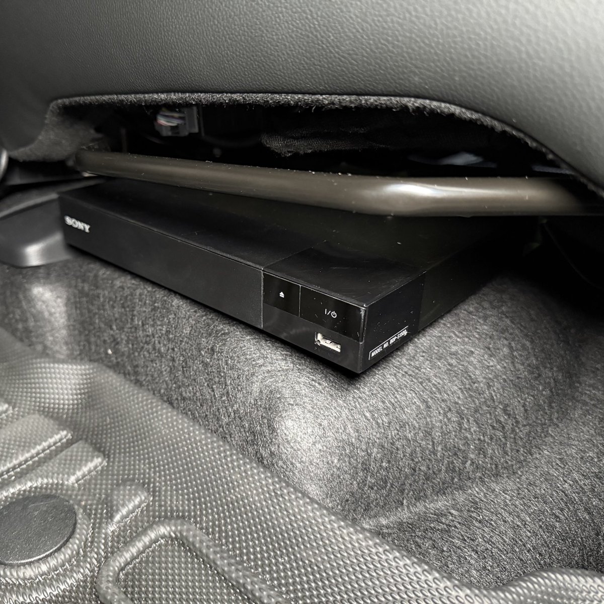 ともひろ tweet media