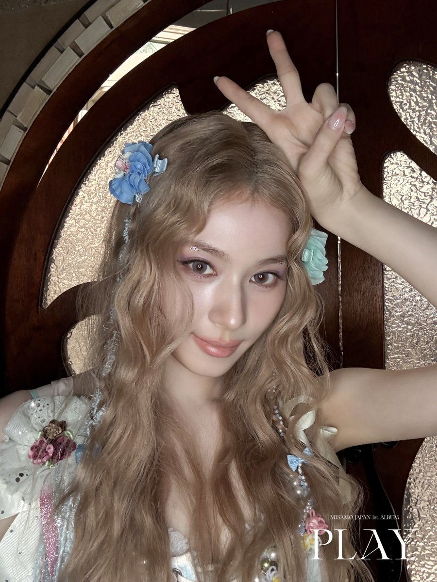 JYPETWICE_JAPAN's tweet image. ✰⋆ ｡:ﾟ･*☽
📚台本のない『PLAY』
ステージの開演までD-2🎞️💡

✧MISAMO JAPAN 1st ALBUM『PLAY』✧
2026.02.04 ALBUM RELEASE
🎟️ MISAMO.lnk.to/PLAY

#MISAMO #MINA #SANA #MOMO #MISAMO_PLAY #Confetti