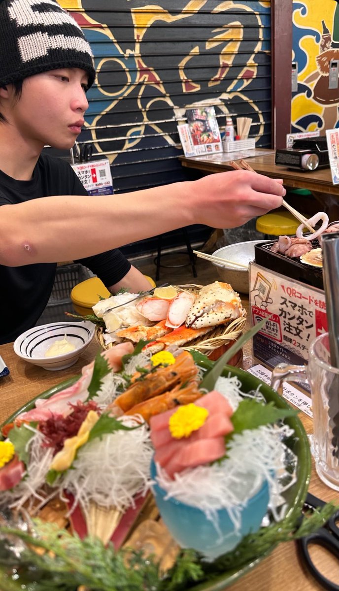 Momotarozi's tweet photo. มุจั๋งหม่ำๆ หม่ำๆกู้ดบอย 🥓
(แผลที่แขนเริ่มหายแล้ว🥺) 
#JUNGT https://t.co/b010IHydib