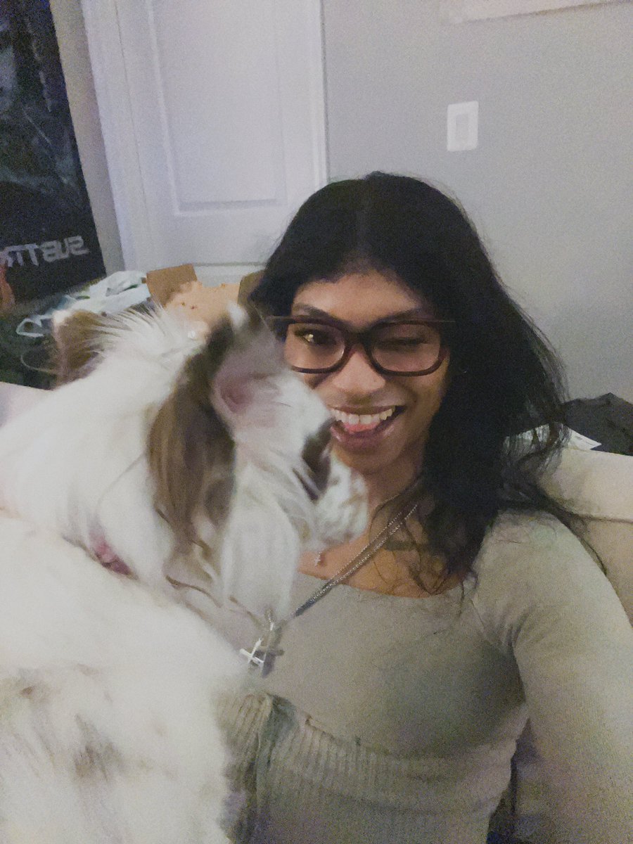 MoanForMissLily's tweet photo. Something about a cute girl in glasses 🤓😜
#trans #BlackTransGirls #TransBaddies #NSFWContent #LinkInBio #QueerBlackGirl #TransOnlyFans #AltOnlyFans https://t.co/4uJqat2y73