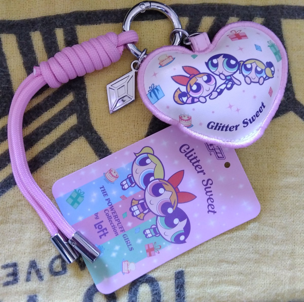 そいえば最近ロフトがパワパフグッズ出してるもんだから可愛さについつい要らん買い物をしてしまた…
チャームってどう使えばオシャレなんじゃろうのう。