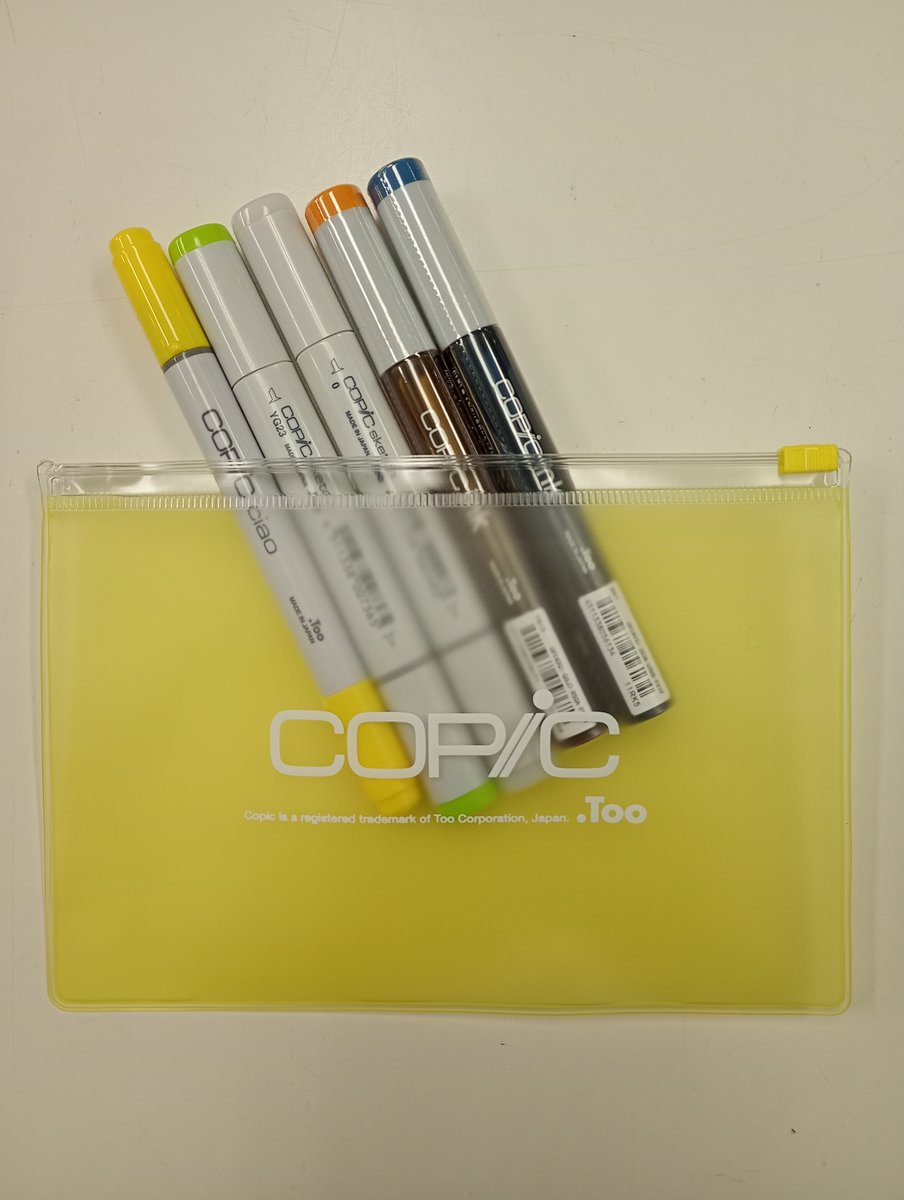 本日より #コピックマルシェ がスタートしております🎈
対象の #コピック 製品を5本ご購入いただくと、オリジナルポーチイエローorブルーを1個プレゼント致します※数量限定※
オリジナルポーチに入れてコピック製品のプレゼントもいかがでしょうか。ご来店お待ちしております🐦
