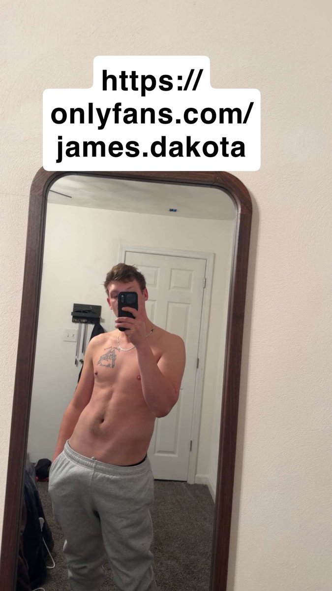 Dakota_james48's tweet photo. Anyone wanna help drain my balls my arm is getting tired https://t.co/UHmoqoPXge