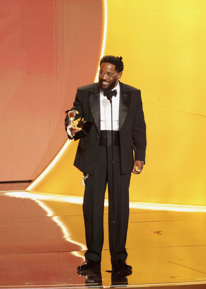 BrianZisook's tweet image. Kendrick Lamar since May 4, 2024:

• GNX debuts at No. 1, now at 3M+ units sold

• “Luther” holds No. 1 for 13 weeks &amp;amp; wins ROTY

• Super Bowl halftime show pulls 133.5M viewers, 3.65B UGC views

• Tour sells 1.5M tix &amp;amp; grosses $370M

• Wins 10 GRAMMYs

GENERATIONAL RUN