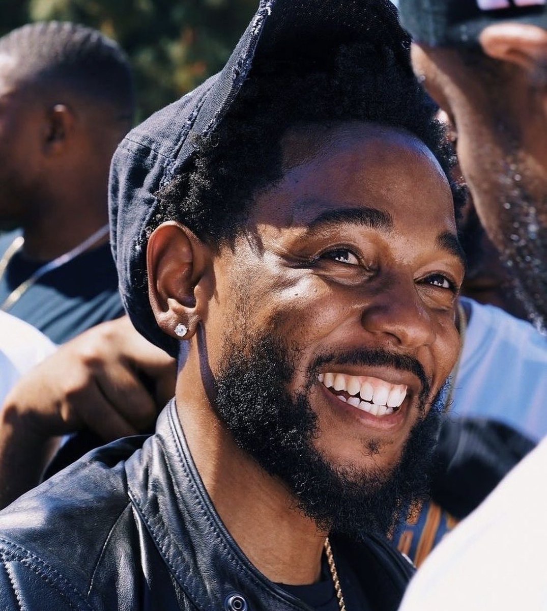 BrianZisook's tweet image. Kendrick Lamar since May 4, 2024:

• GNX debuts at No. 1, now at 3M+ units sold

• “Luther” holds No. 1 for 13 weeks &amp;amp; wins ROTY

• Super Bowl halftime show pulls 133.5M viewers, 3.65B UGC views

• Tour sells 1.5M tix &amp;amp; grosses $370M

• Wins 10 GRAMMYs

GENERATIONAL RUN