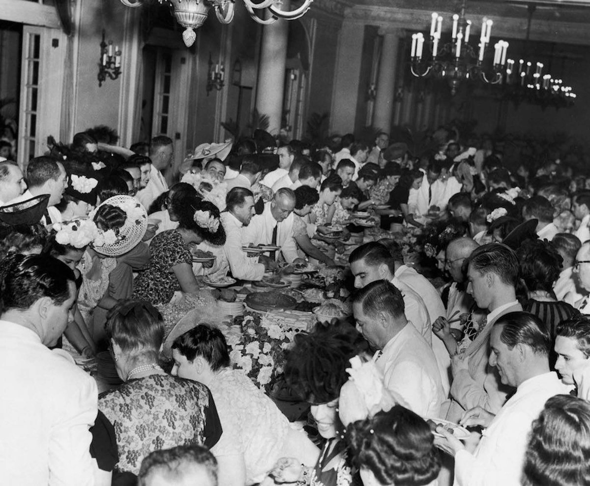 elcriticopol's tweet image. Antes de 1959, Cuba era el burdel del Caribe para la élite estadounidense. Casinos, mafia, prostitución infantil y turismo sexual protegidos por Batista y el capital gringo.
Sin la Revolución, Cuba hoy no sería bloqueada, sería una de las sedes de las fiestas de Epstein.