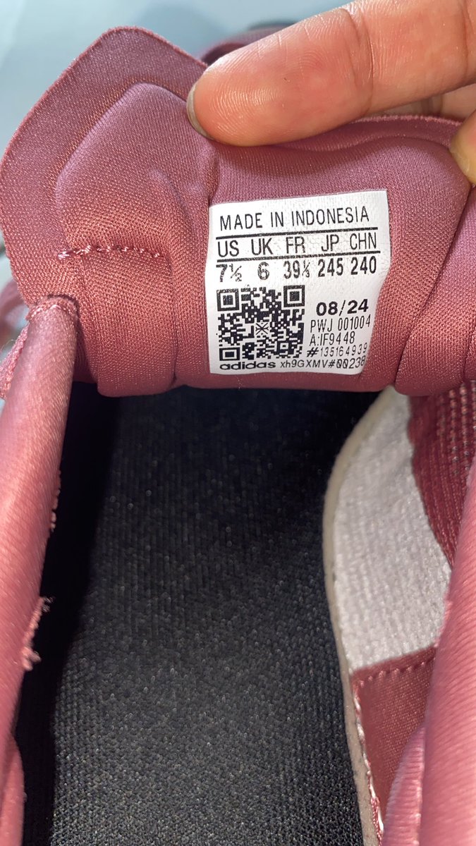 vihowiee's tweet photo. wts preloved sepatu adidas running duramo speed size 39 1/2 (24.5 cm), baru sebulan beli, 600k aja https://t.co/orlvlfJQQC