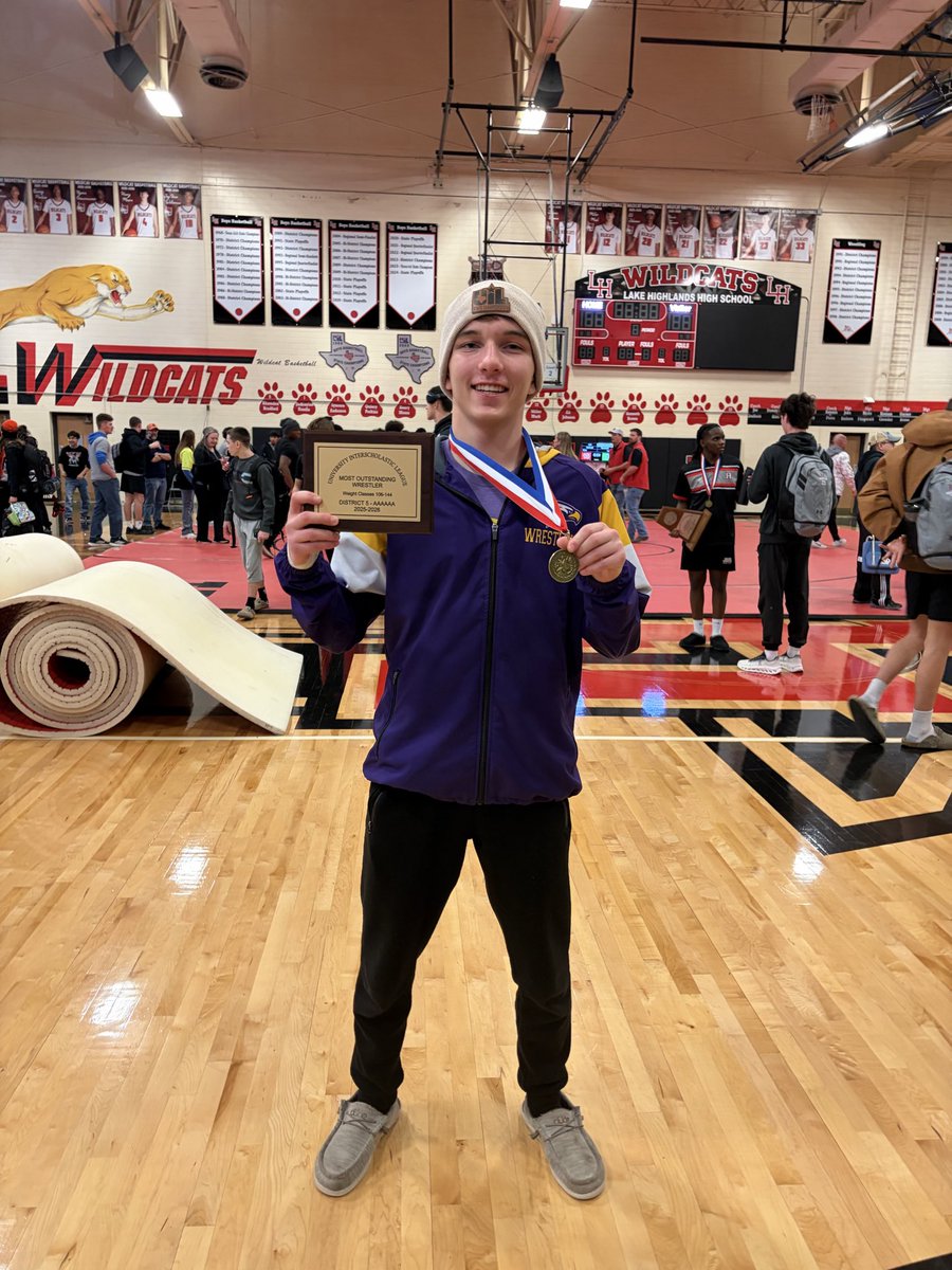 cmfuld's tweet photo. @RISDAthDept @RichardsonISD @rhs_wrestling2 @LHwrestlingTX Mac Fuld form RHS also received Outstanding Wrestler (lighter weights) award https://t.co/vluDo5HXKS