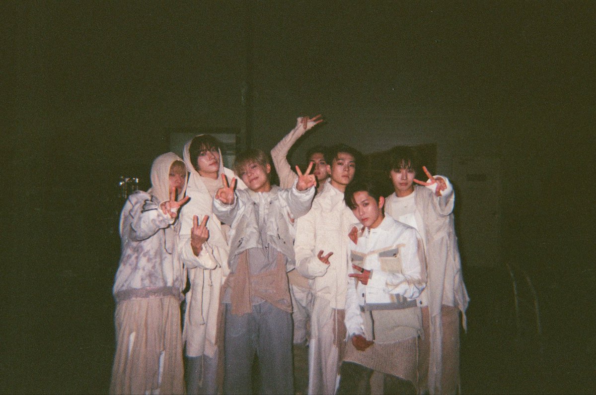 WHIB_ON's tweet photo. ️ ♾

#WHIB #휘브 https://t.co/UZTswBCE3Q
