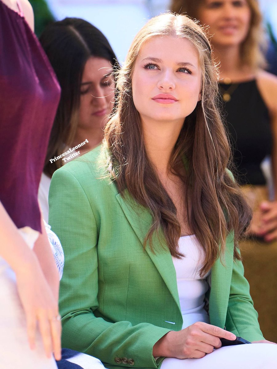 Les deseo a todos una semana bendecida, mis queridos seguidores.💚🤍
#PrincesaLeonor #PrincessLeonor