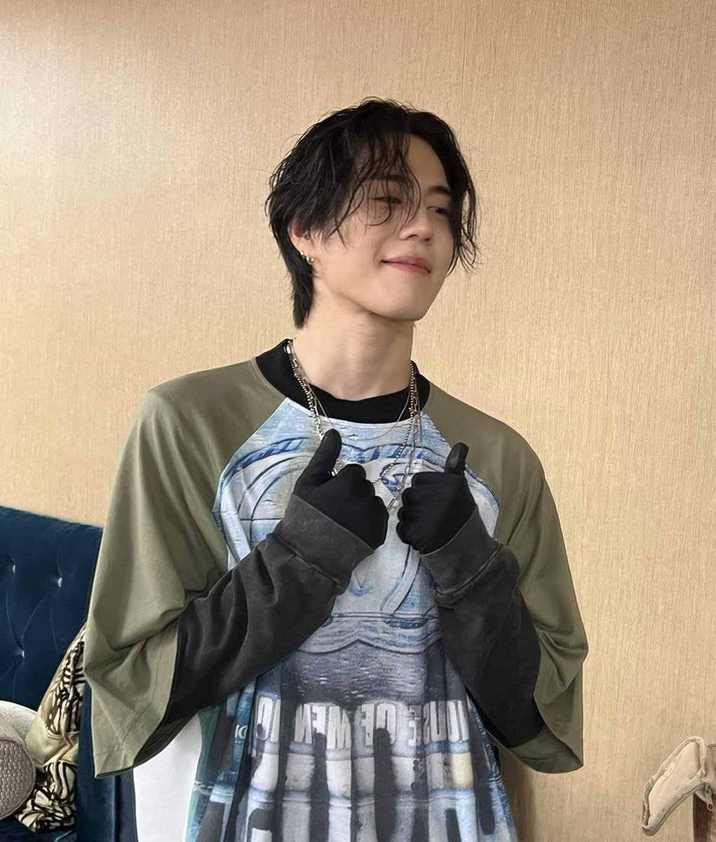D-419 🌼

🫶🏻💘 <a href="/yugyeom/">김유겸</a>