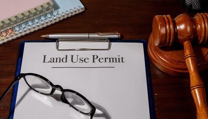 TycoonStoryCo's tweet photo. Land Use and Development Approvals don’t fail because of zoning alone. Unwritten rules, timing, and local planning culture often decide what gets approved.

https://t.co/jsVuHmy2Tx

#landuseanddevelopmentapprovals #unwrittenrules #landuselaw @gensler_design @NAIOP https://t.co/zIqAEewWwn