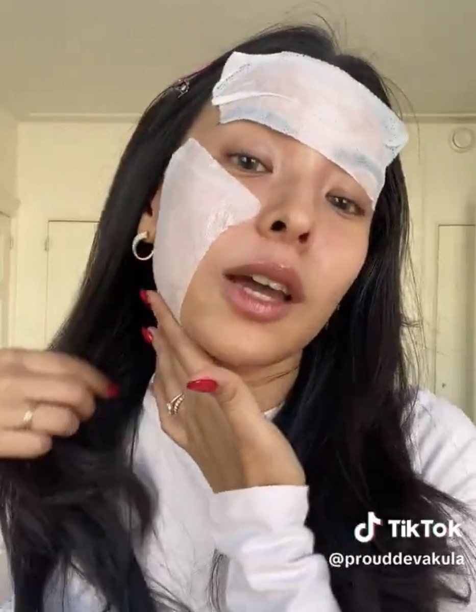 3 bybo 10/10⭐️
ขั้นกว่าของโทนเนอร์แพดคือ face wrap pad ยกกระชับผิวดีมาก มันบางแต่ยืดได้ เหมือนของเกาหลีเลย cool ผิวไว ผิวเย็นมาก แพดฉ่ำอิ่มน้ำ ผิวนุ่ม ชุ่มชื้นจริงๆ แต่งหน้าติดทนขึ้น 100%

100 แผ่น 400 บาทเอง
: s.shopee.co.th/9pYXWJjBWc
s.shopee.co.th/9pYXWJjBWc