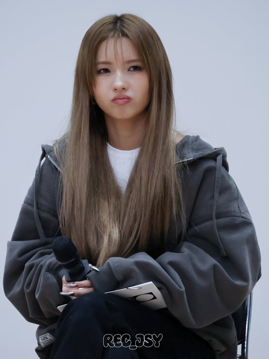 260131 MBC 미니팬미팅

강아... 아니 우리 햄찌 대장🐹

#아이들 #전소연 #소연 #idle #SOYEON  #ソヨン