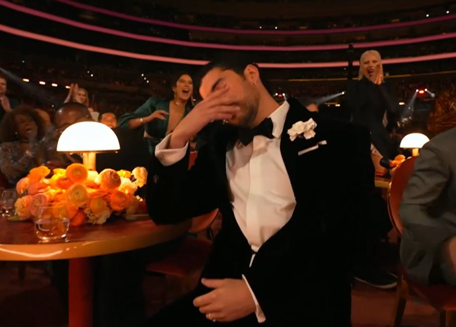 VIVA PUERTO RICO 
VIVA LATINOAMÉRICA 
VIVA LOS ARTISTAS LATINOS 
VIVA EL REGGAETÓN Y VIVA BAD BUNNY