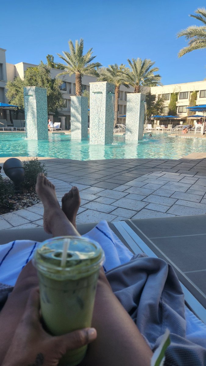 bosscmimi's tweet photo. Self-care Sunday 🌵 https://t.co/yxkEfCkNNI