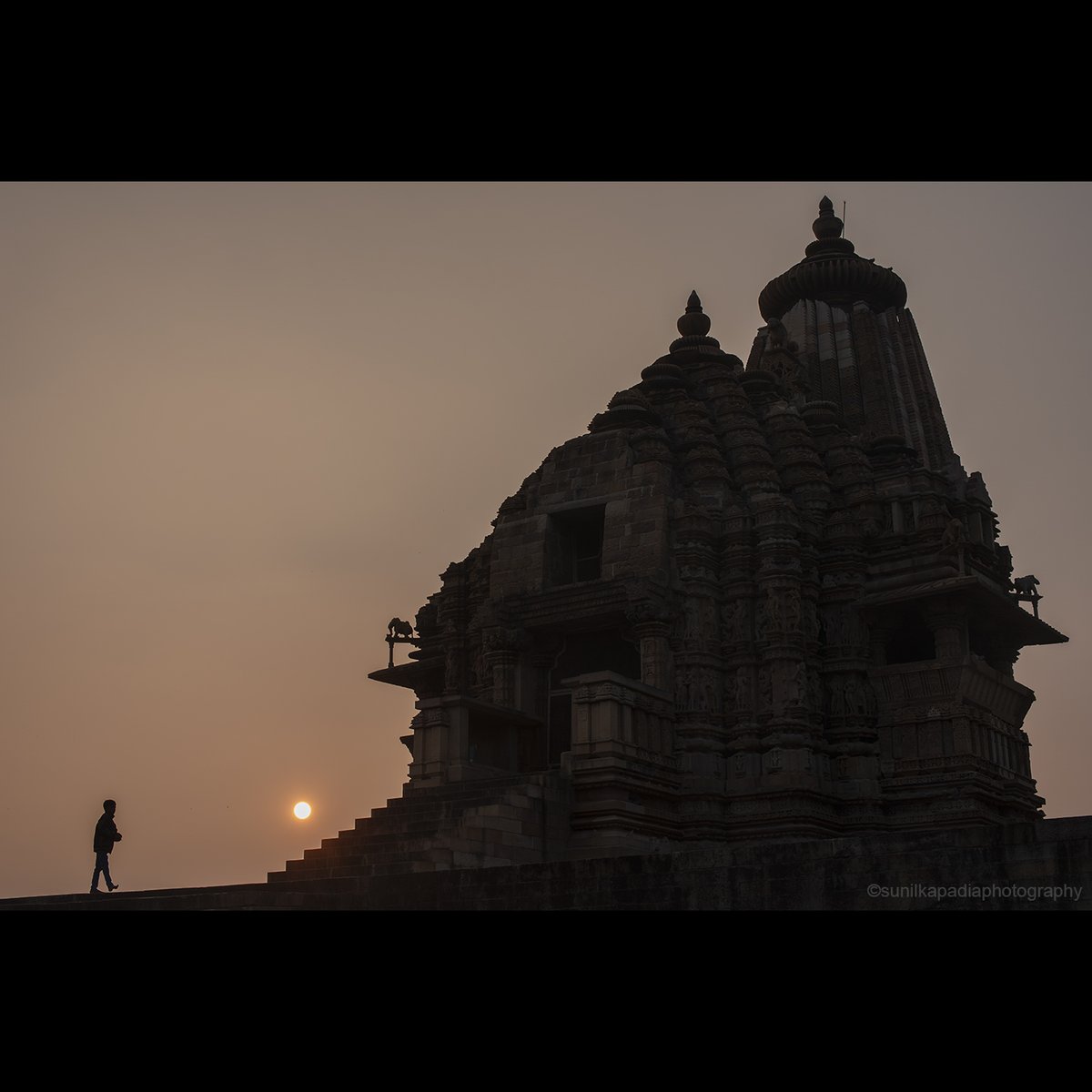 SunilKapadia19's tweet image. _SSK 1457 Last But Not The Least color
Buy This Photo Art Print 
artpal.com/sunilskp11?i=2…
#last #least #color #Hindutemple #carvings #sculptures #worldheritagesite #Indianheritagesite #Indiantemplearchitecture #architecture #prayers #sunset #temple #Khajuraho #MadhyaPradesh #India