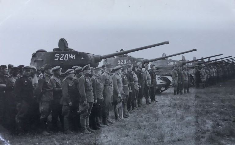 Личный состав советского танкового батальона на построении.

Китай
1945
#WWII #WW2