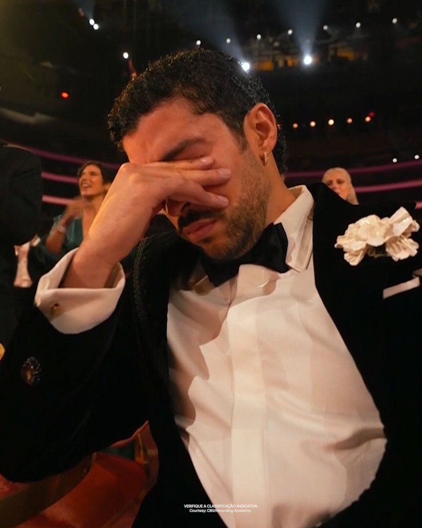 TNTbr's tweet image. o bad bunny de chico xavier, latinos no topo! #GrammysTNT