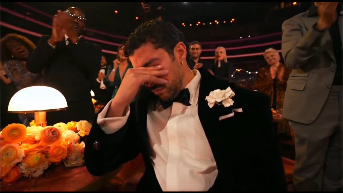 La emoción de Bad Bunny al ganar el Álbum del año en los #GRAMMYs #GRAMMYs2026