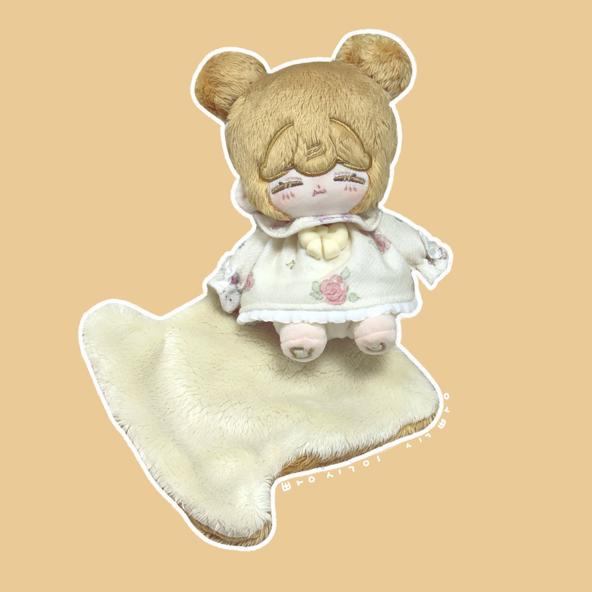 빵식이 머리 파츠 다 탈착 가능이라 
식빵 카펫도 가넝임니다 ㅋㅋㅋㅋㅋㅋㅋㅋㅋㅋㅋㅋㅋㅋㅋㅋ

#라이네_빵식이