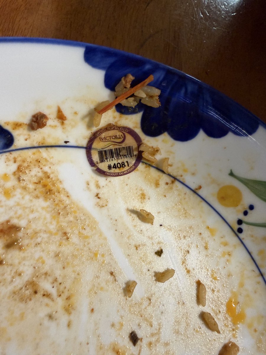 HC23y's tweet image. #traderjoes 
#beware
#Everyone 
#health
#foodsafety
@USDAFoodSafety 
@USDA 

If you are thinking of buying this Turkish Inspired Stuffed Eggplant from Trader Joe’s. BEWARE that the eggplant might have this tiny sticker on it. 

TRADER JOE’S please do your diligent and care for…