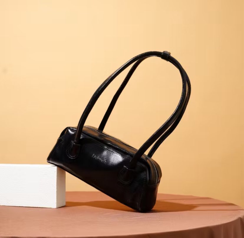 lunephires's tweet photo. #zonauang #zonajajan wts tas shoulderbag NEW BUKAN PRELOVED ONLY 40k ajaaa
dijual karena aku kedoublean belinya 😭😭😭😭 aku beli di tiktokshop 51k dan aku jual rugi jadi 40k ajaa! feel free to dm me yaaa 🩷 https://t.co/ZF1mGRtrqh