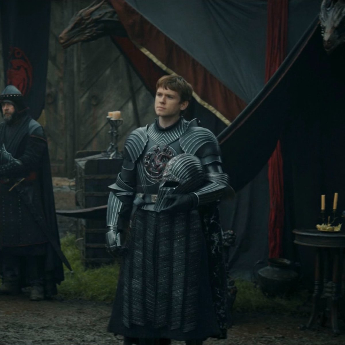 Los buenos que están en esta familia lpm totalmente entendible que se dieran entre ellos, en esta casa bancamos el incesto targaryen