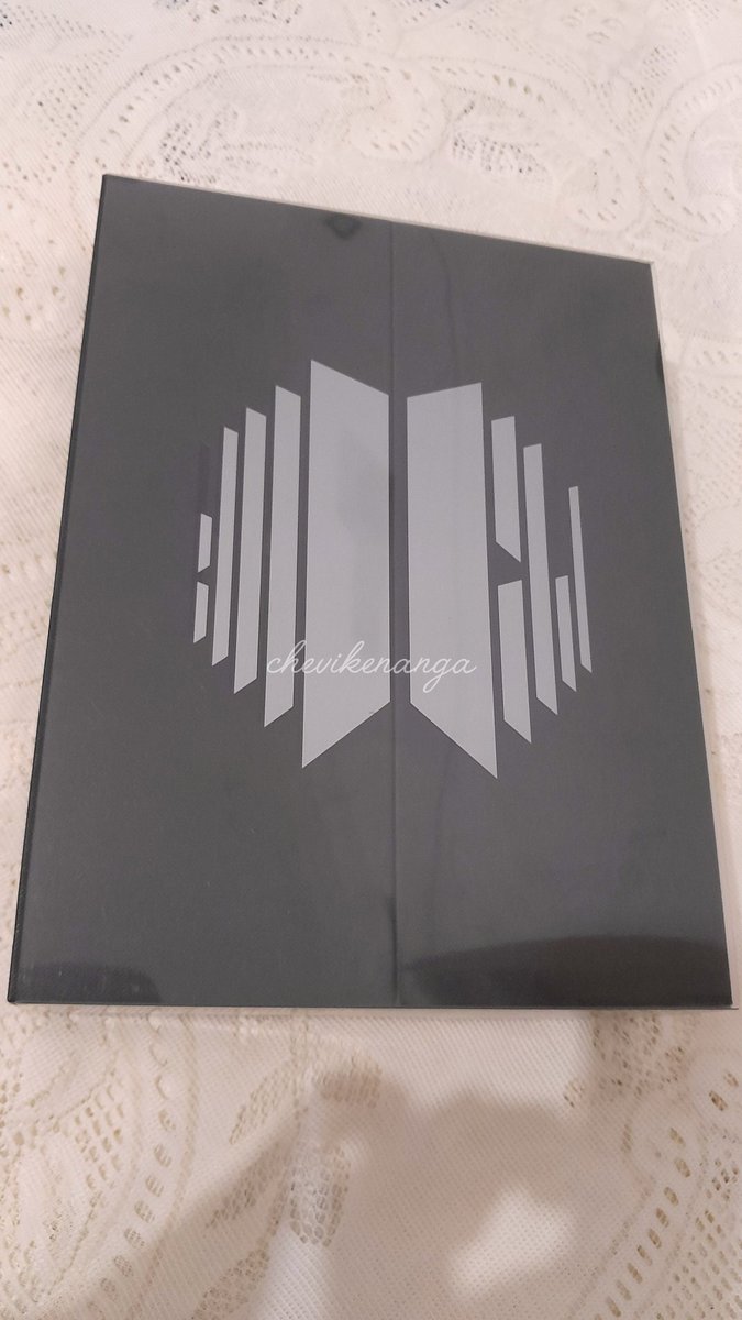 chevikenanga's tweet photo. WTS (Want To Sell) Official Album BTS Proof Standard Edition
Price 295k (no sharing)
• Dapat PC B Suga (maaf lupa ke foto)
• PC A set minus pc Jimin, postcard &amp; poster
• Box album ada defect kecil di pojok bwh sama di slh satu album. Dm for more detail
• Dom Klaten, Jateng https://t.co/st87zo3XCa