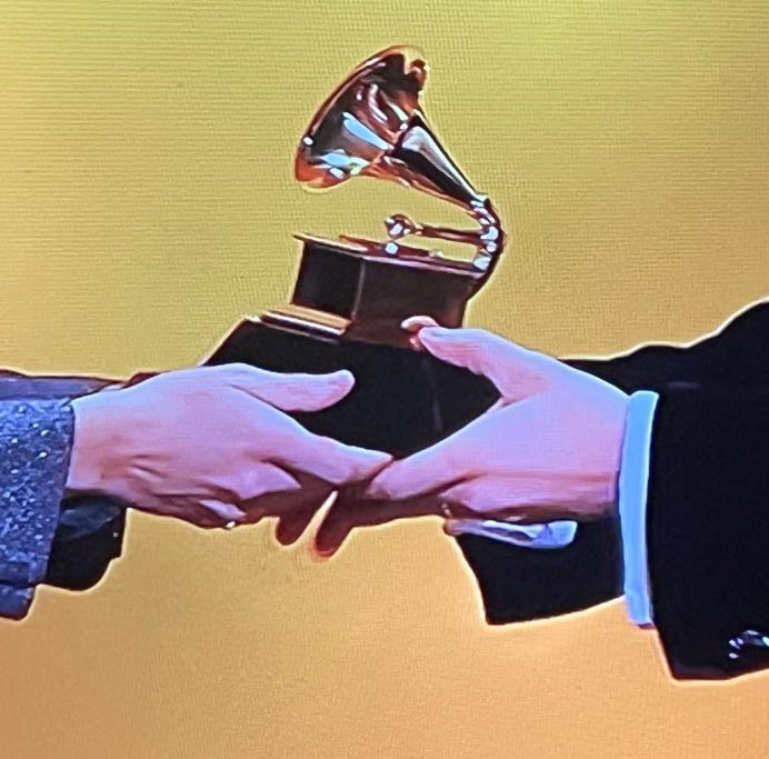 Joaris AOTY 🌙 (@70sadoreharry) on Twitter photo 