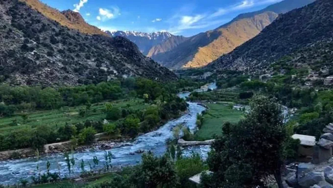 شکایت یک قابله در ننگرهار از آزار و اذیت مقام صحی طالبان