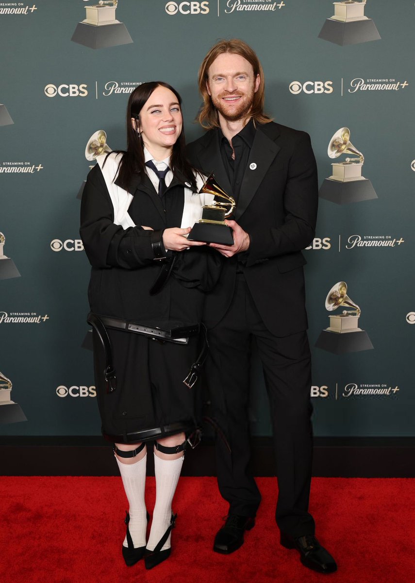 Billie Eilish Brasil tweet media